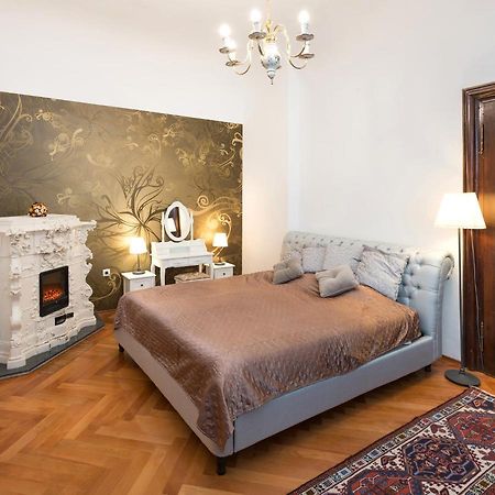 Codelli Deluxe Fresco City Centre App With Balcony Ljubljana Luaran gambar