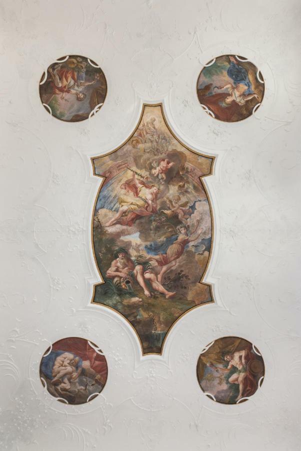 Codelli Deluxe Fresco City Centre App With Balcony Ljubljana Luaran gambar